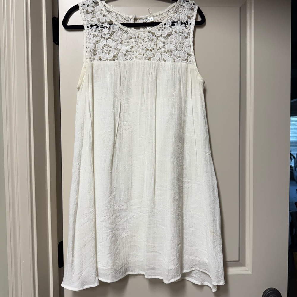 White Lace Sleeveless Dress